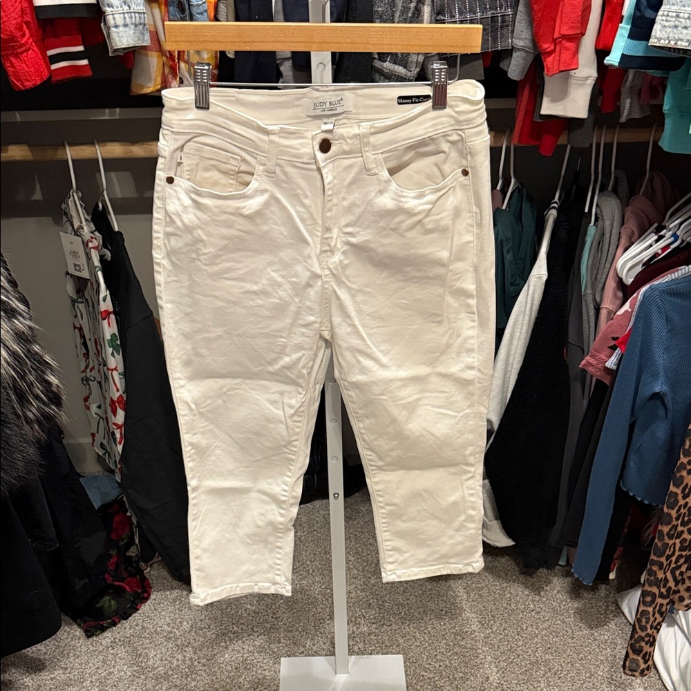 Judy Blue White Denim Capri’s